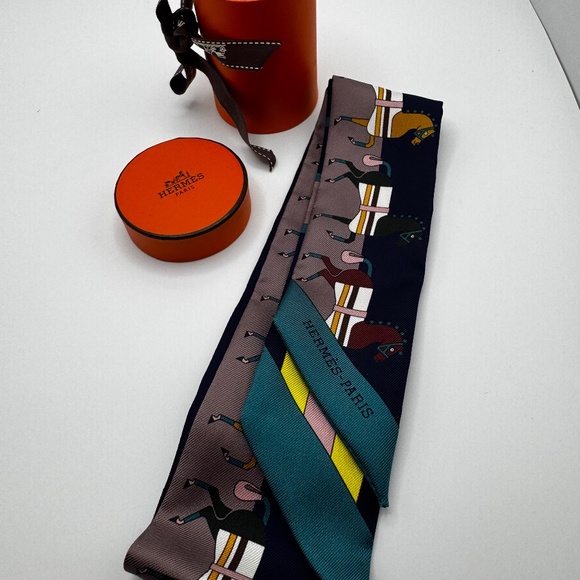 HERMES BAG/HAIR TWILLY SILK HORSE MOTIF - Picture 1 of 3